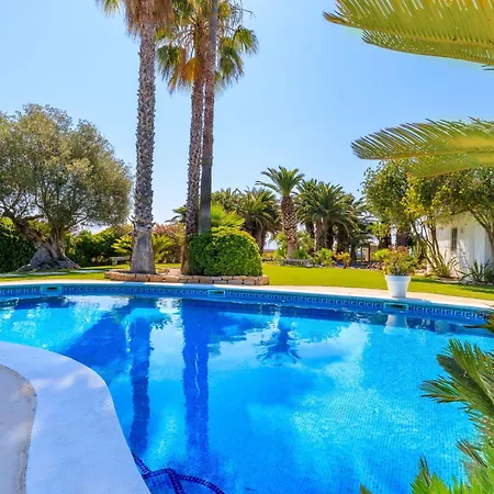 Nuba - Only Families Villa *
