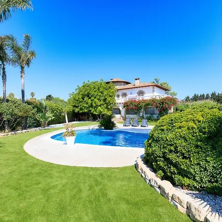 Nuba - Only Families Villa *