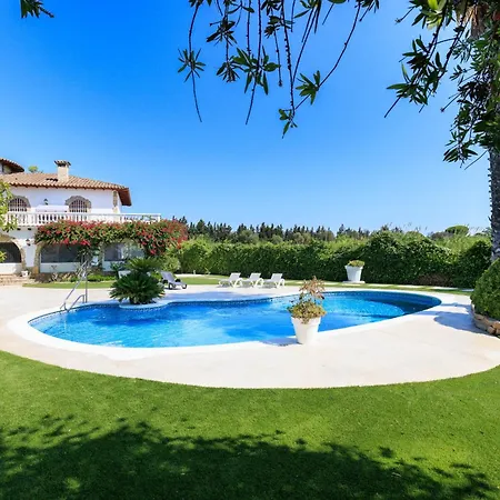 Nuba - Only Families Villa *