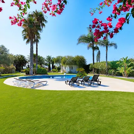 Nuba - Only Families Villa *