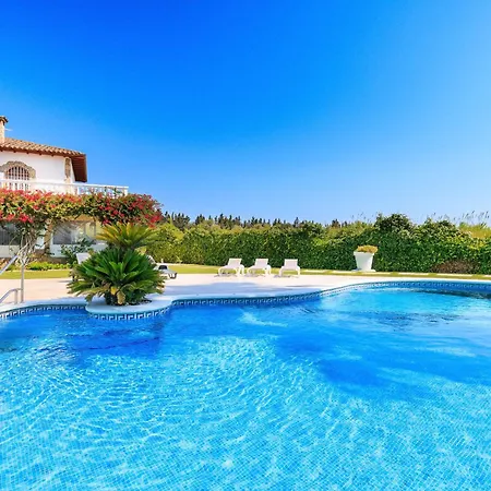 Nuba - Only Families Villa *